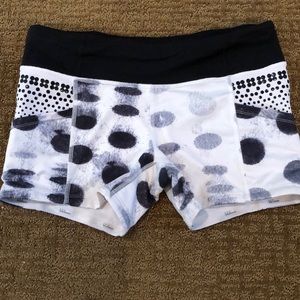 Lululemon Run Shorty Short Black White Seaside Dot